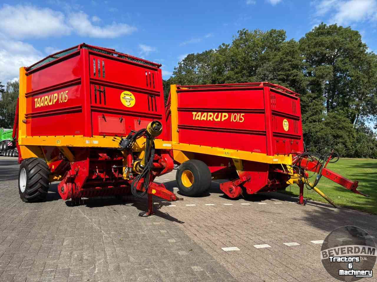 Self-loading wagon Taarup 1015