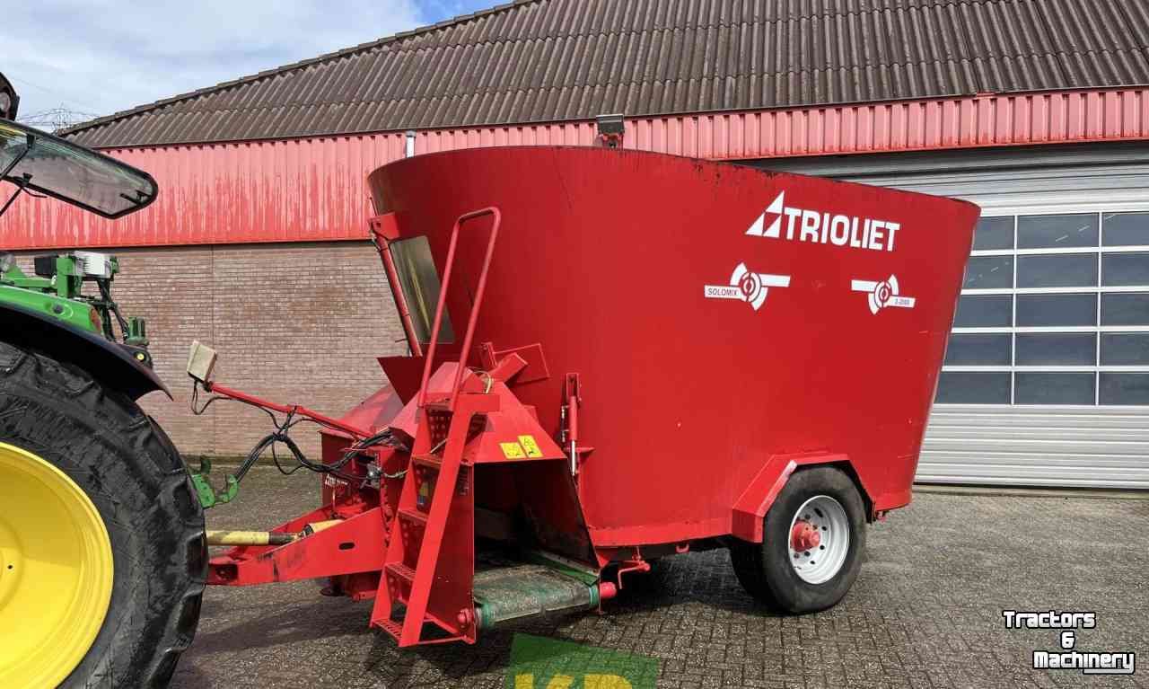 Vertical feed mixer Trioliet Solomix 2-2000 Verticale Voermengwagen