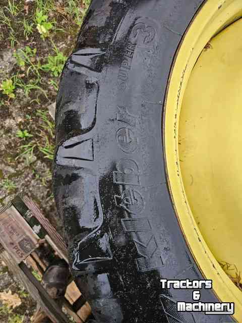 Wheels, Tyres, Rims & Dual spacers John Deere 270/95R32