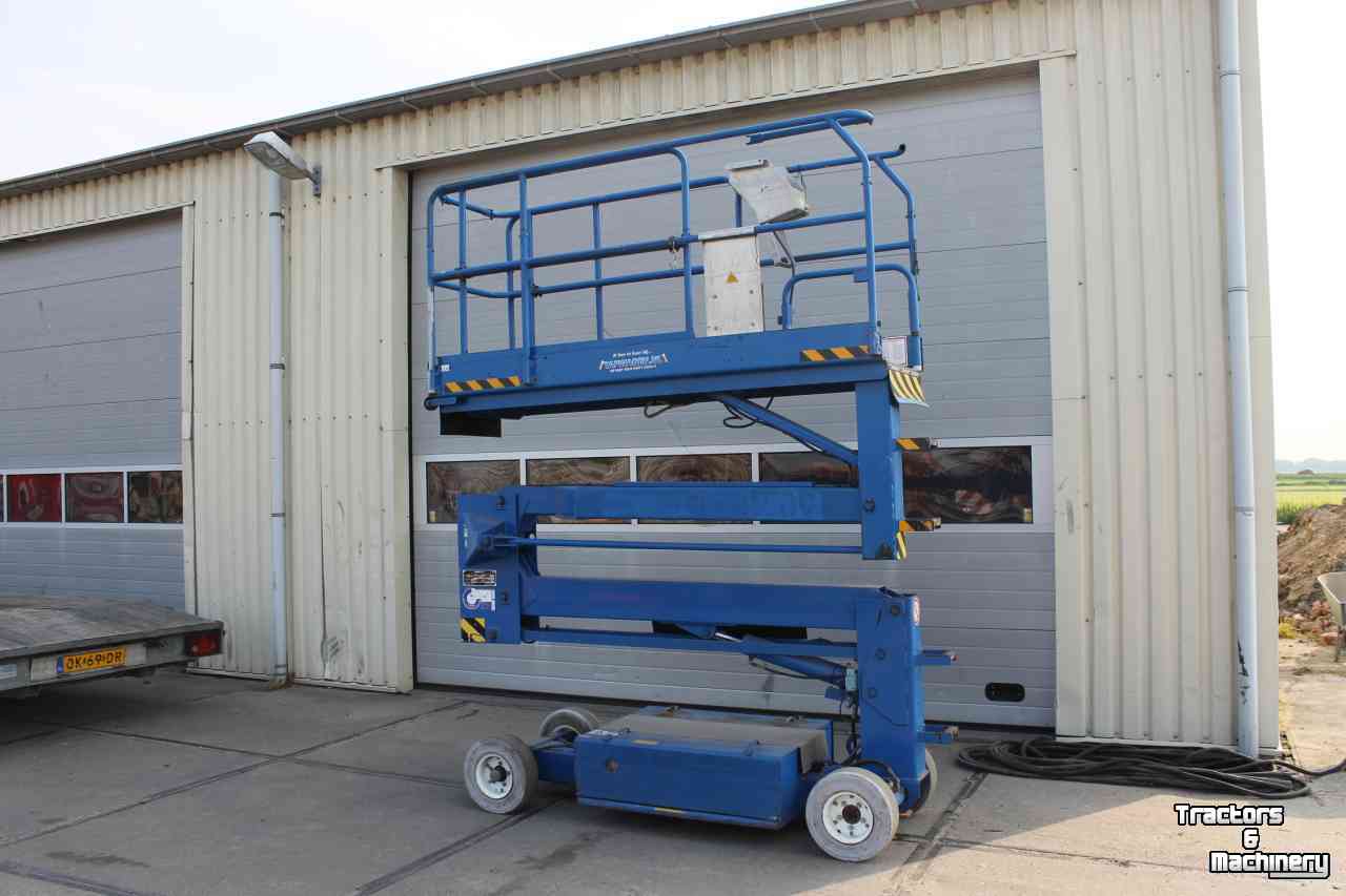 Articulated platforms Up Right SL-20 schaarhoogwerker elektrisch