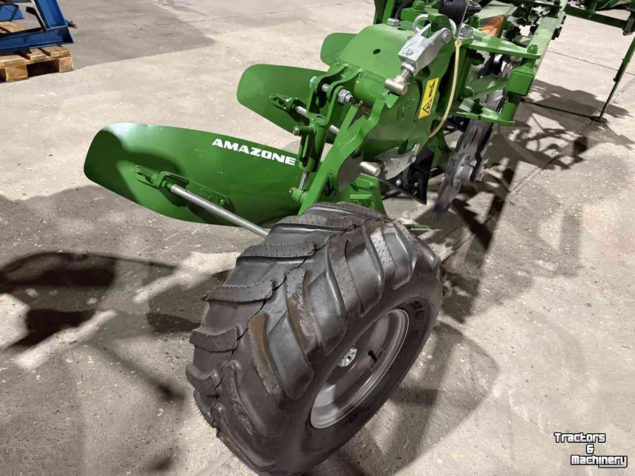 Ploughs Amazone Cayros XMS950-V 3+1 4 schaar