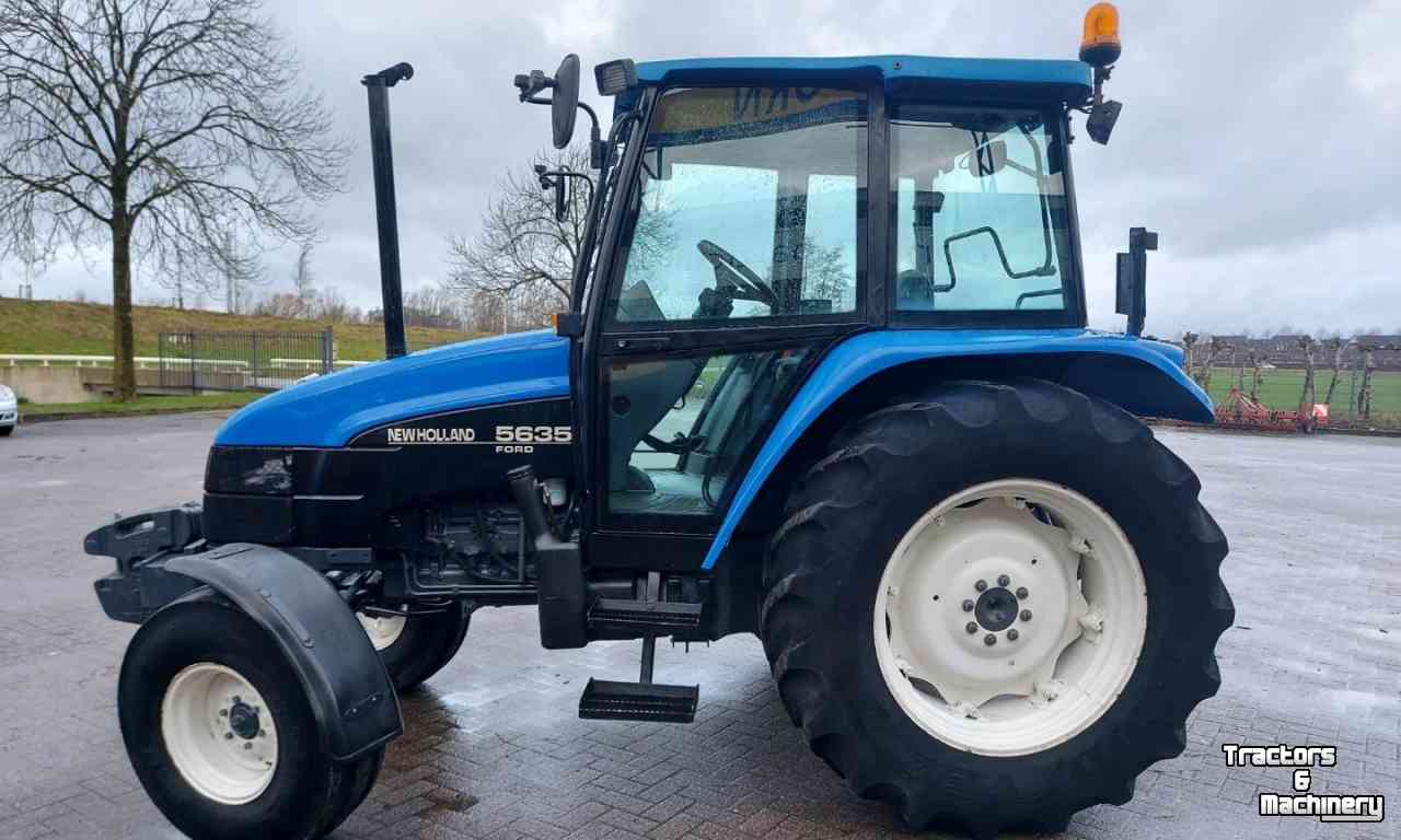 Tractors New Holland 5635 2WD Tractor