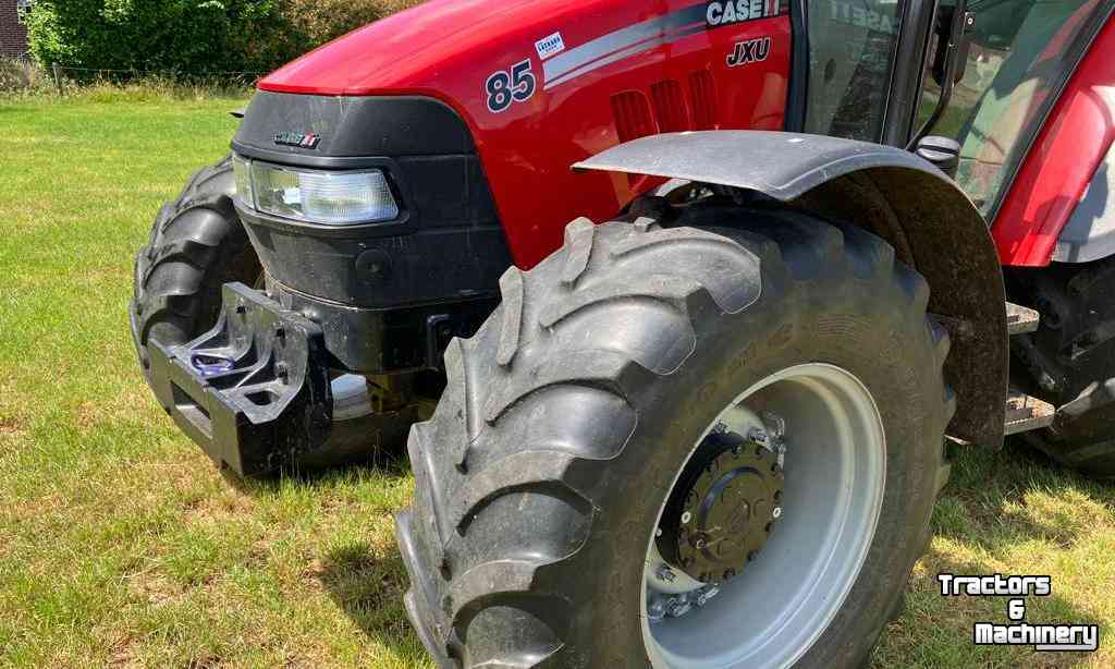 Tractors Case-IH JXU85 Tractor Traktor