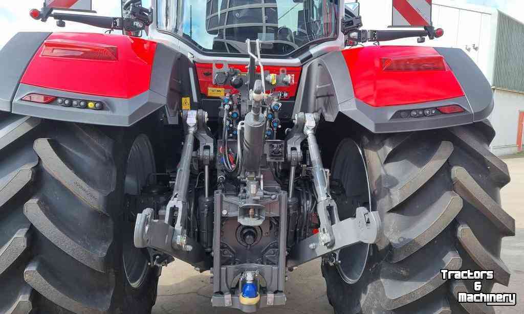 Tractors Massey Ferguson 8S.225 DYNA-VT EXCLUSIVE