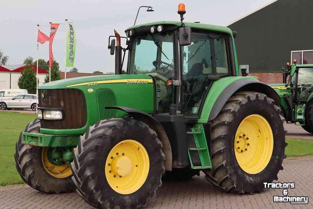 Tractor John Deere 6820