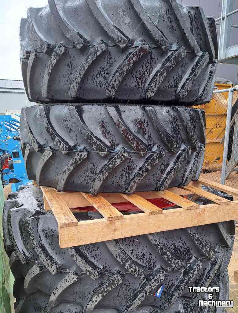 Wheels, Tyres, Rims & Dual spacers Mitas 540/65R38 + 480/65R24 Nieuw
