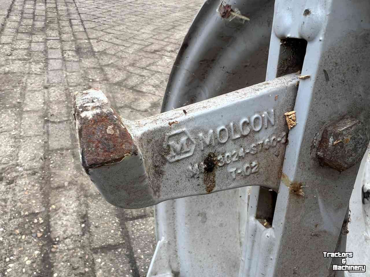 Wheels, Tyres, Rims & Dual spacers Molcon W8x28 3 ster dubbellucht