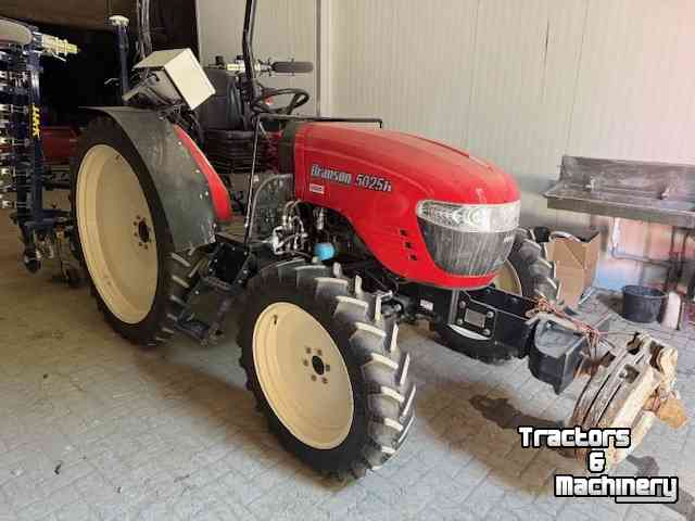 Tractor Branson 5025H Schoffeltrekker