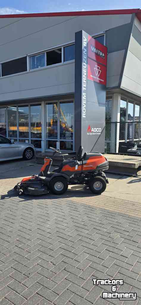 Ride-on mower Husqvarna Rider 420 TsX AWD