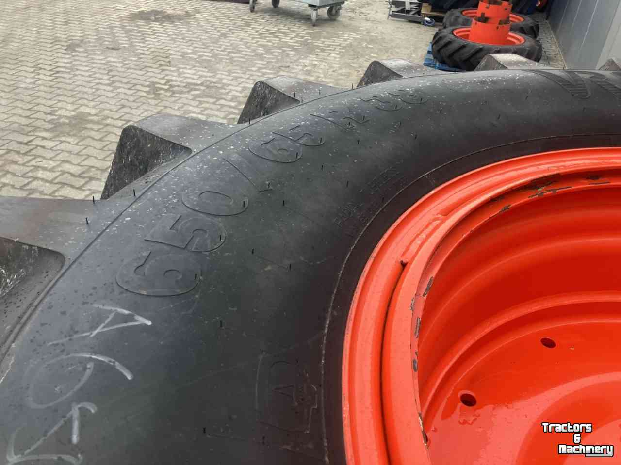 Wheels, Tyres, Rims & Dual spacers  650/65R38 vredestein op velg
