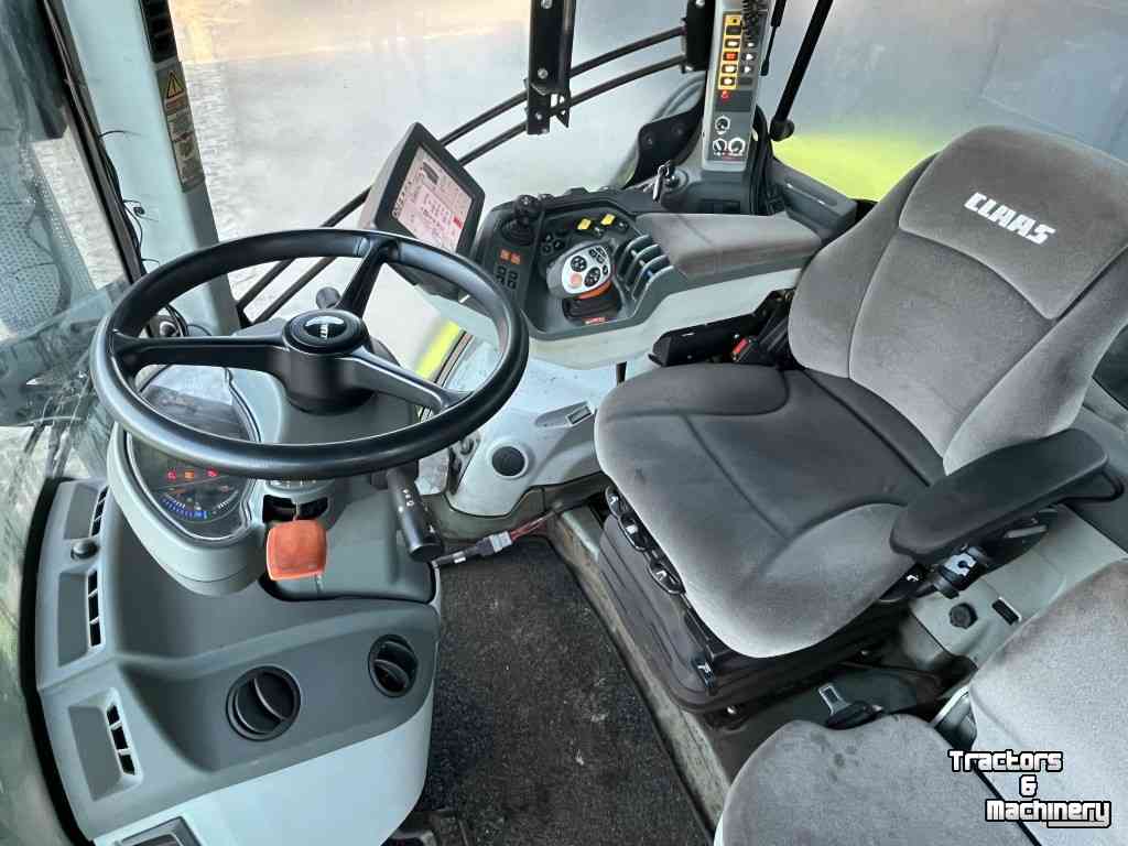 Tractor Claas Axion 810 C-matic
