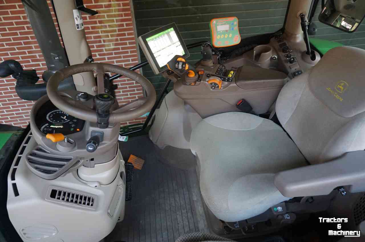 Tractors John Deere 6130R Command Pro
