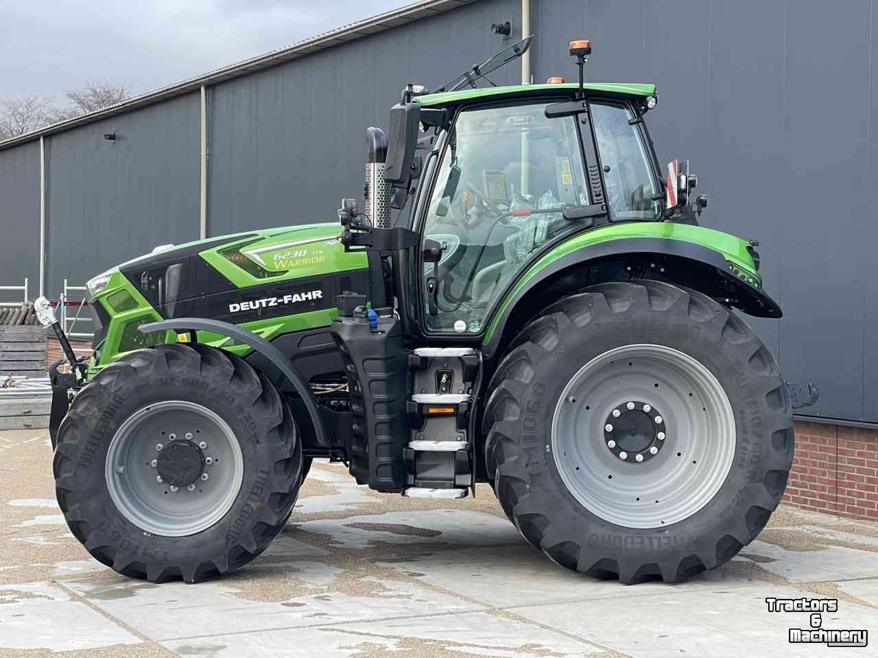 Tractors Deutz-Fahr Agrotron 6230 TTV Warrior Java Groen