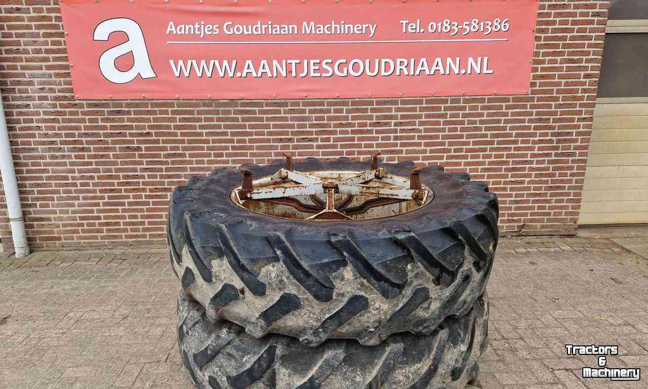 Wheels, Tyres, Rims & Dual spacers  480/70/38R Set dubbellucht 40%