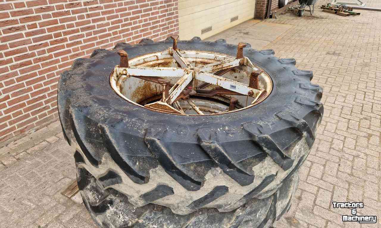 Wheels, Tyres, Rims & Dual spacers  480/70/38R Set dubbellucht 40%
