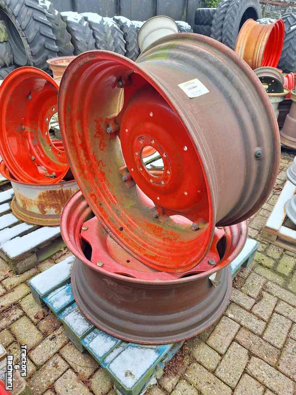 Wheels, Tyres, Rims & Dual spacers Titan W15x34 Velgen DW15Lx34 verstelvelg 151/203/8
