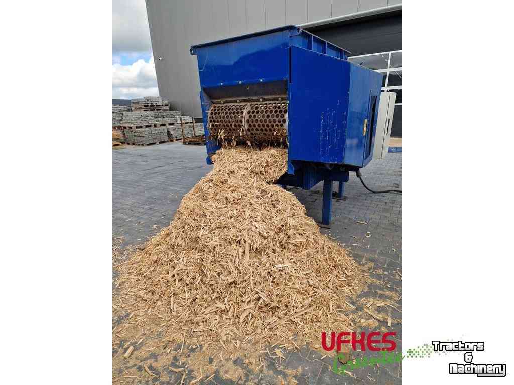 Wood Chipper  Bleu Single Shaft Shredder / Hakselaar / Versnipperaar