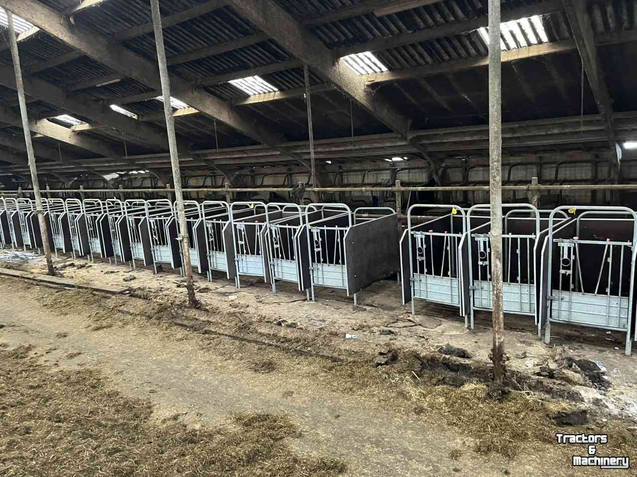 Calf hutches  Spinder Eenlingboxen