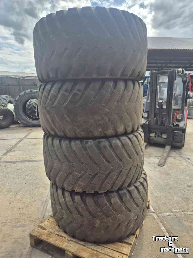 Wheels, Tyres, Rims & Dual spacers BKT 560/60R22.5