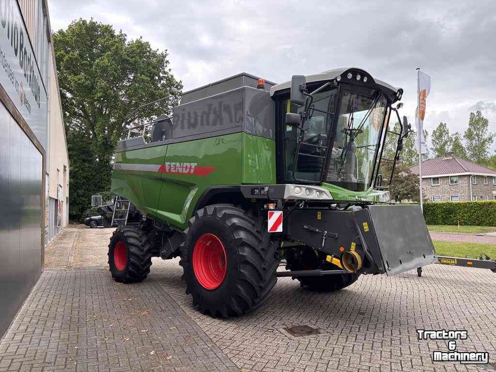 Combine Fendt 5255L Maaidorser + Maaibord