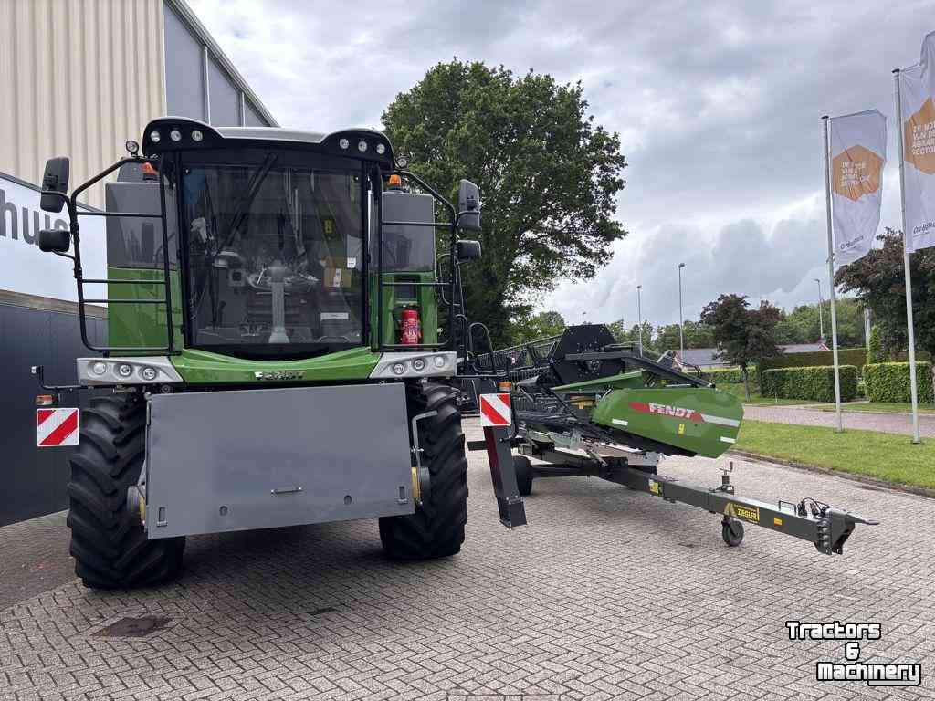 Combine Fendt 5255L Maaidorser + Maaibord