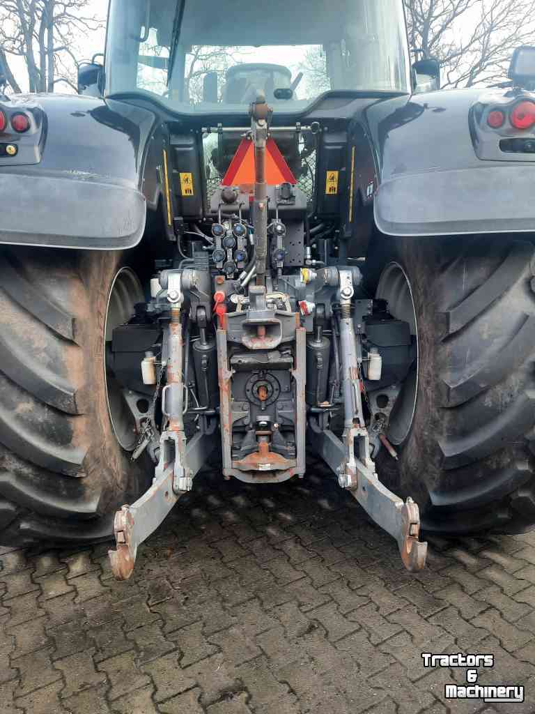 Tractors Valtra S233