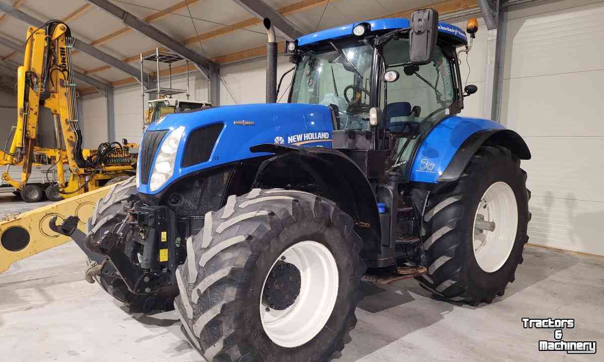 Tractors New Holland T7220 met veel opties en Herder