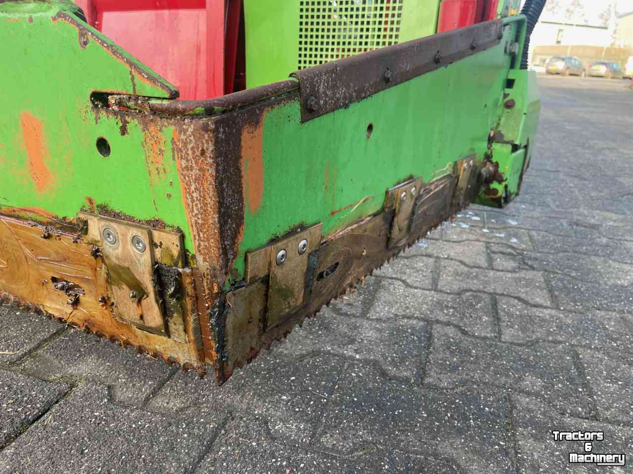 Silage block-cutter Strautmann HQ2500 met hefmast en hydr afschuiver