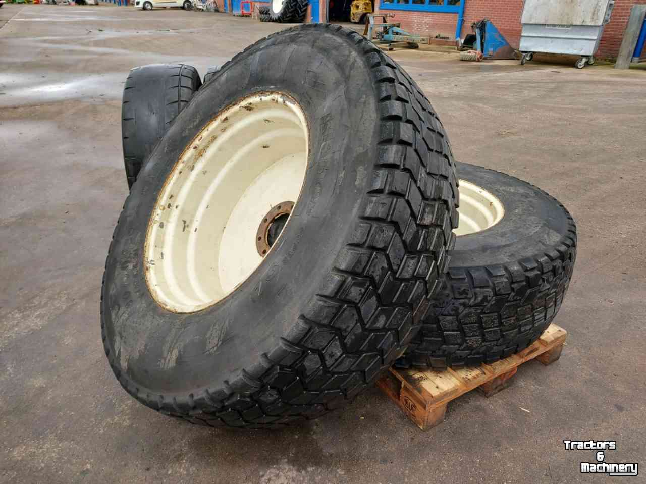 Wheels, Tyres, Rims & Dual spacers  380/70R20 + 480/70R30