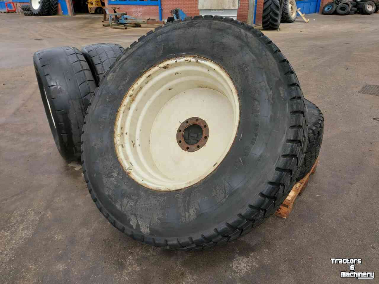 Wheels, Tyres, Rims & Dual spacers  380/70R20 + 480/70R30