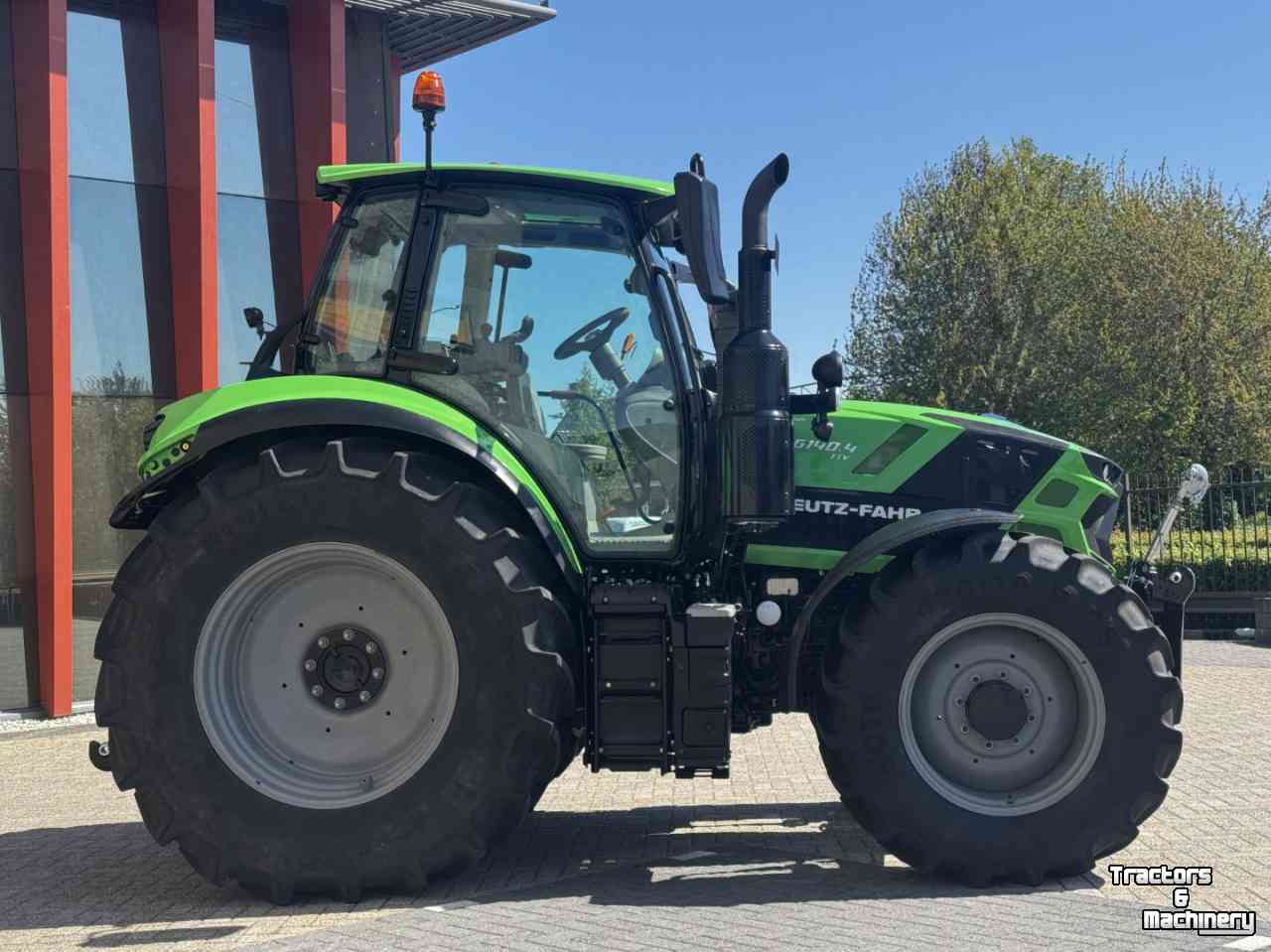 Tractor Deutz-Fahr Agrotron 6140-4TTV vario Fronthef Stage V  Hydr rem 50km