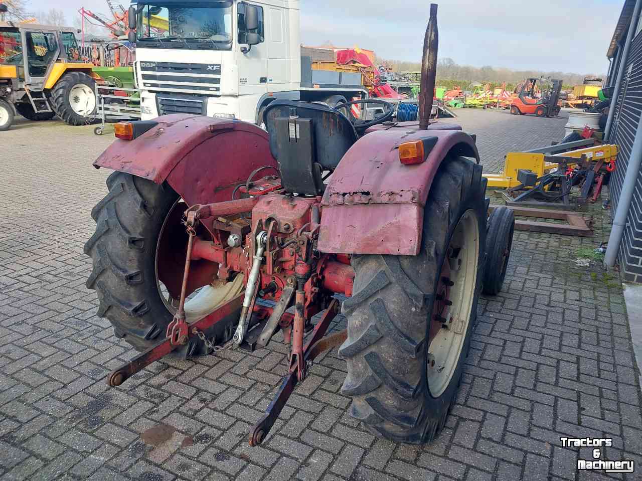 Tractors International 353