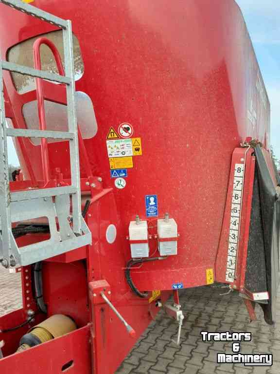 Vertical feed mixer Trioliet Solomix 2-2000 ZK Verticale Voermengwagen