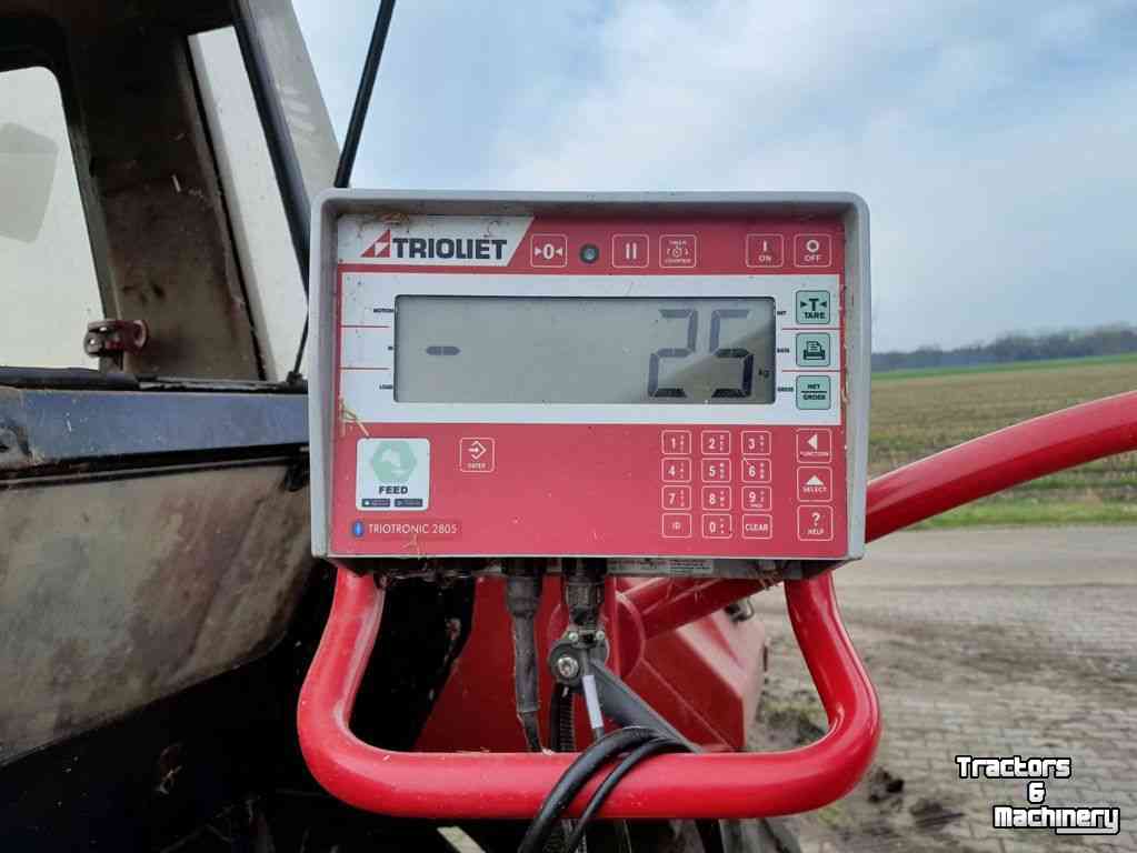 Vertical feed mixer Trioliet Solomix 2-2000 ZK Verticale Voermengwagen