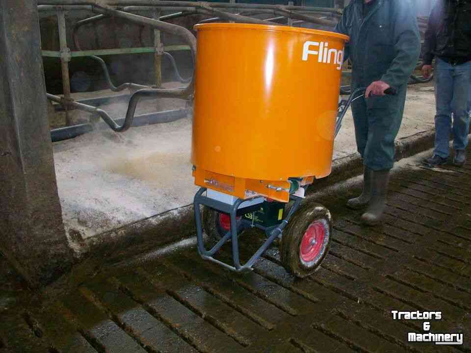 Sawdust spreader for boxes Flingk SE 250
