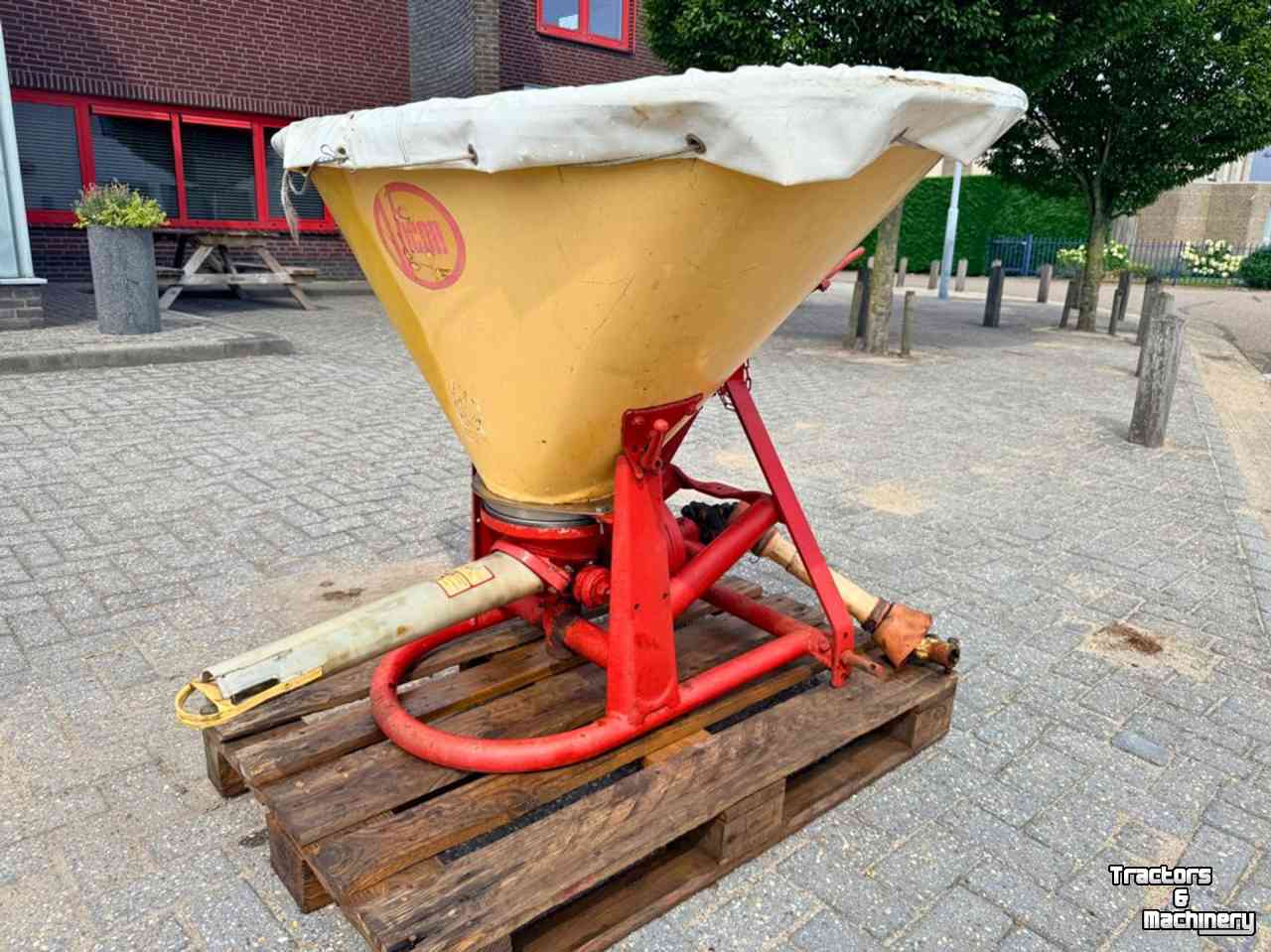 Fertilizer spreader Vicon PS603 Pendelstrooier