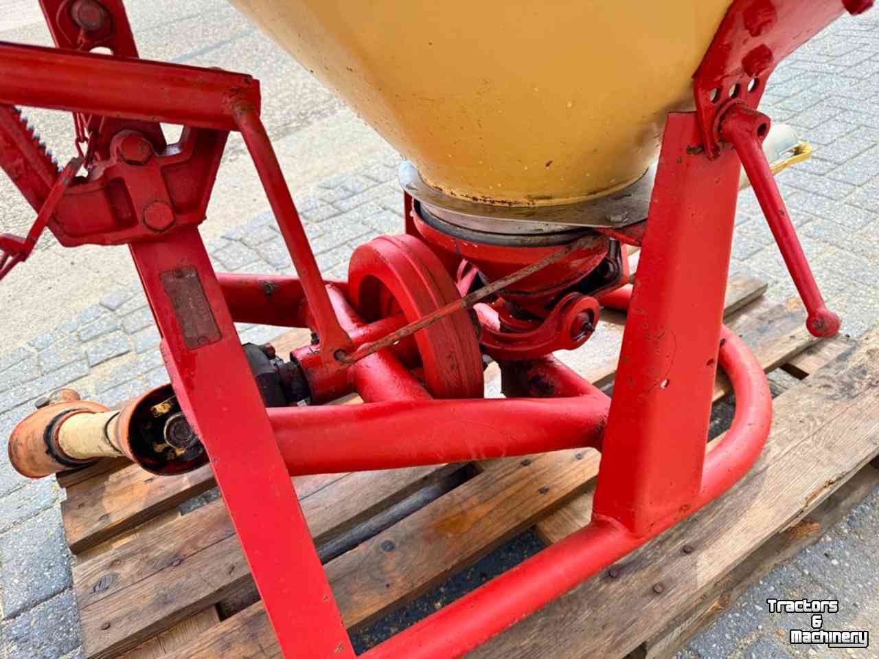 Fertilizer spreader Vicon PS603 Pendelstrooier