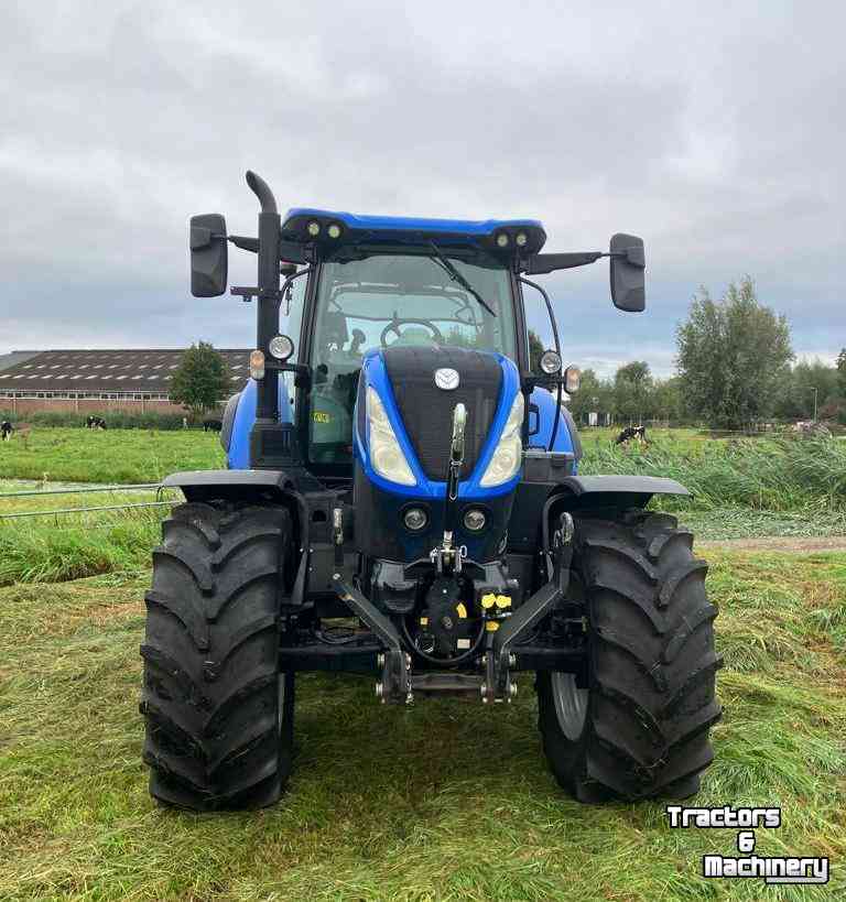 Tractors New Holland T 7.225 Tractor Traktor