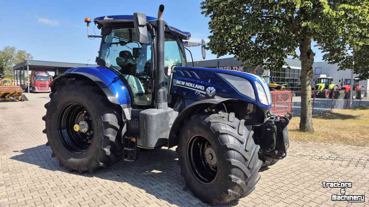 Tractor New Holland T7.230 PC 40-eco, Lucht, Fronthef, geveerde cvooras en cabine BluePower
