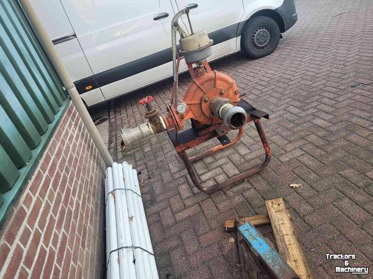 Irrigation pump Vincenzi & Gibertini Aftakaspomp V&g 2-80/8 op bok