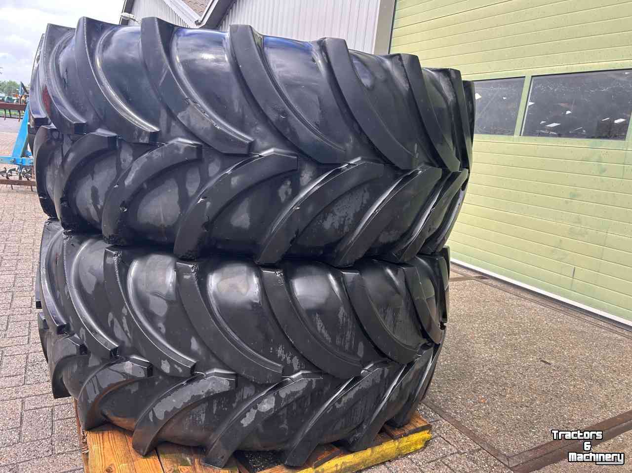 Wheels, Tyres, Rims & Dual spacers Vredestein 650/65R38 30 mm