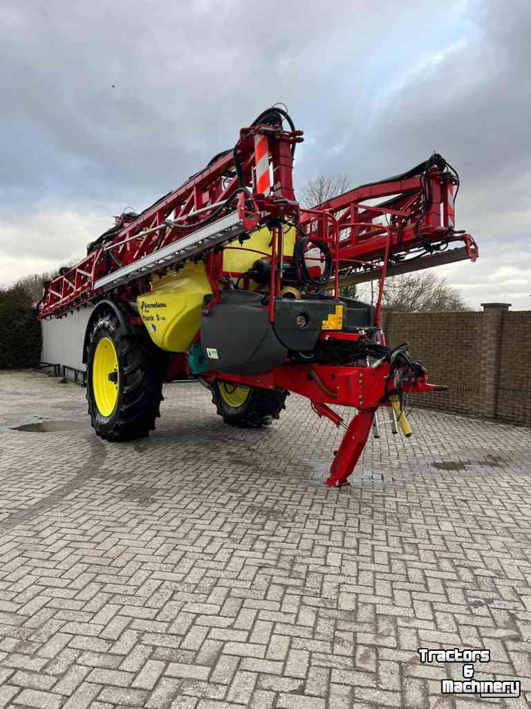 Fieldsprayer pull-type Kverneland Getrokken veldspuit