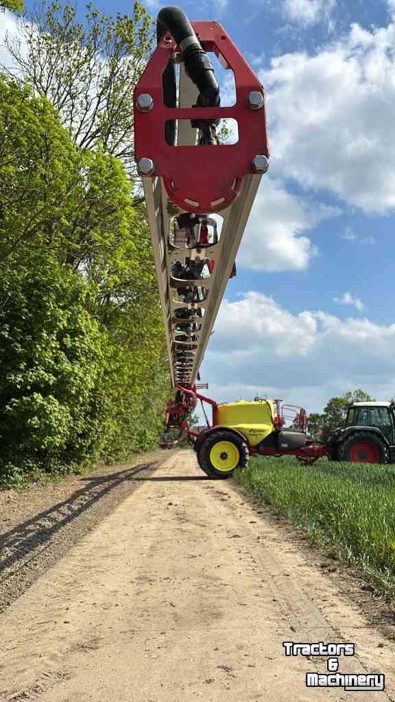 Fieldsprayer pull-type Kverneland Getrokken veldspuit