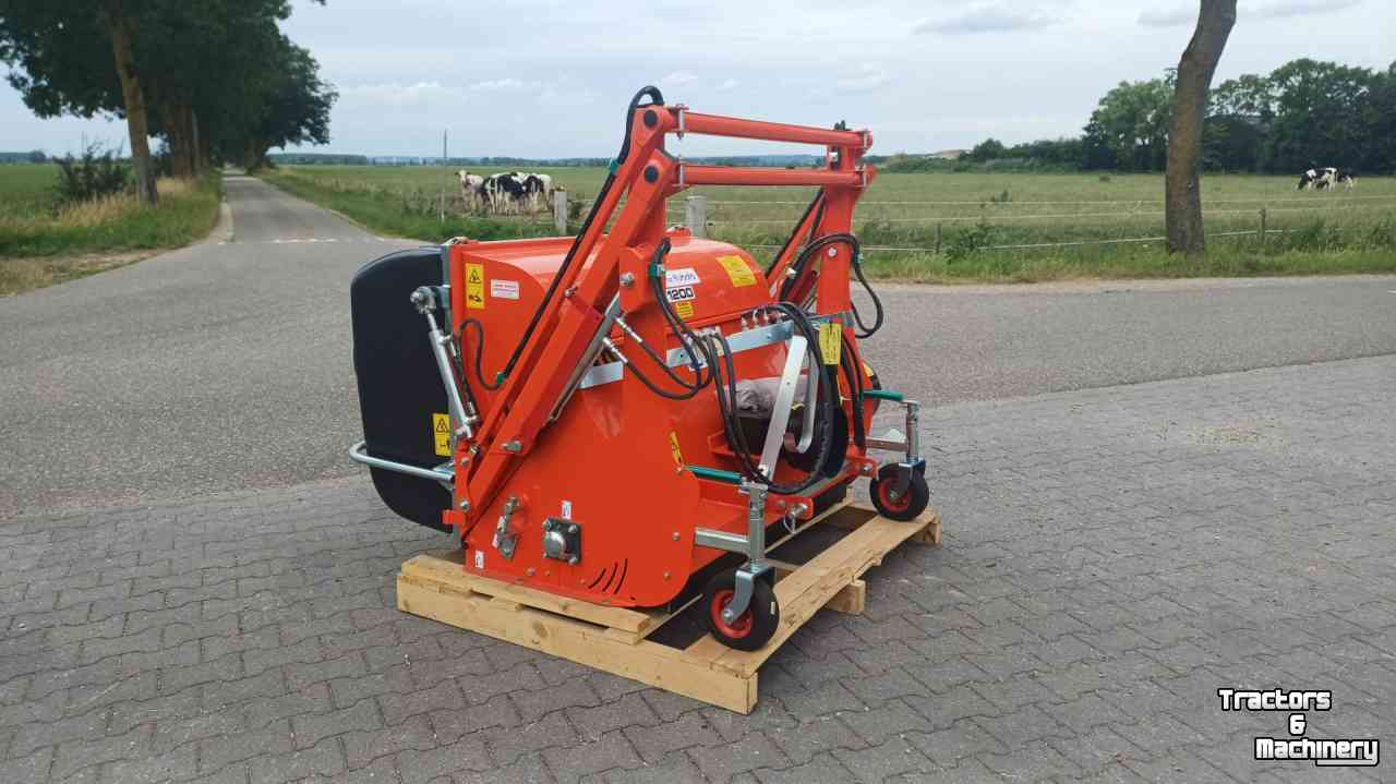 Flail mower Kubota Kubota Peruzzo Koala 1600 pro klepelmaaier