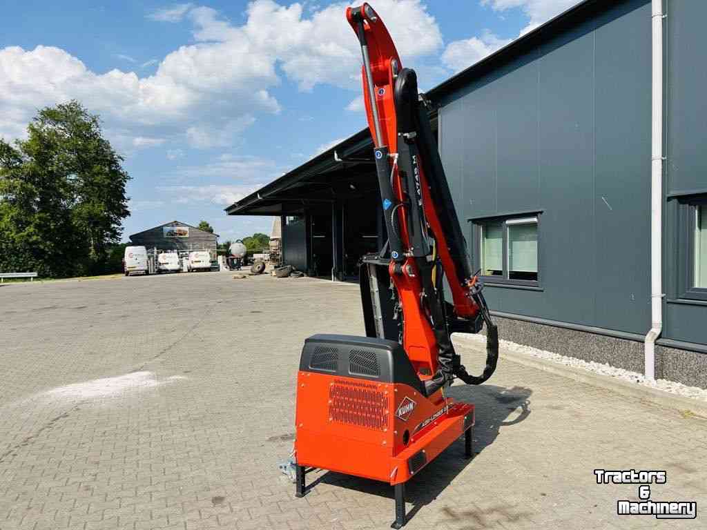 Mowing arm with flailmower Kuhn AGRI-LONGER GII E4745M