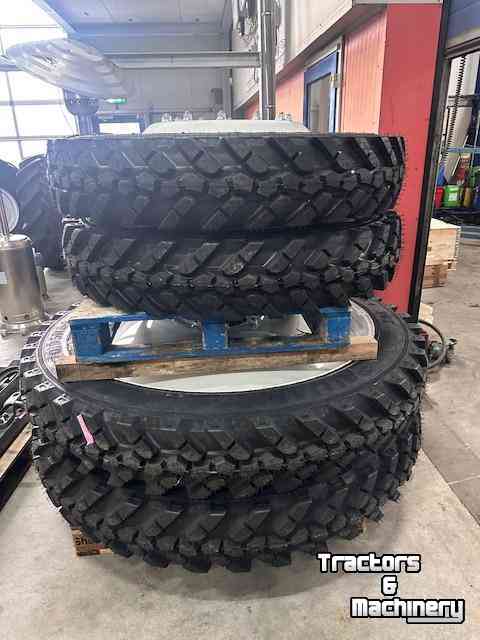 Wheels, Tyres, Rims & Dual spacers Alliance 270/ 95 R54 + 270/95 R38 VF op 2.25m en 1.50m Alliance