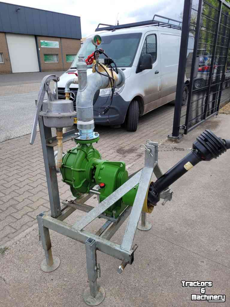 Irrigation pump Rovatti Aftakaspomp Rovatti T3k80-2e op bok