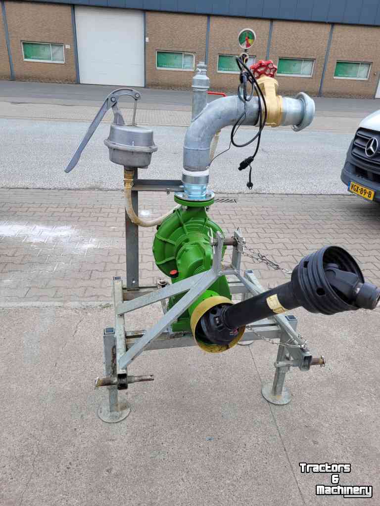 Irrigation pump Rovatti Aftakaspomp Rovatti T3k80-2e op bok