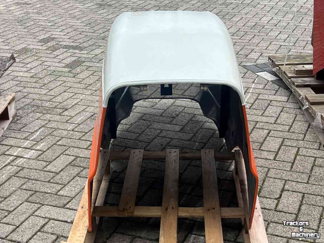 Tractor Steyr Motorkap Steyr 6 cil parts nr:84565132
