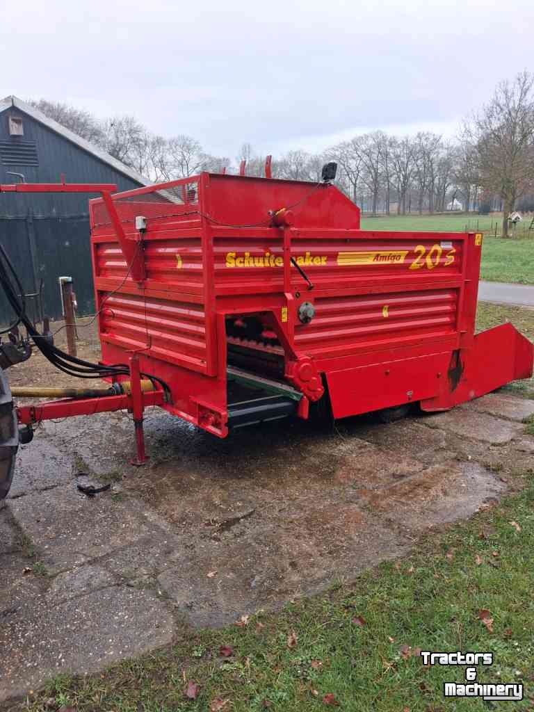Silage-block distribution wagon  Amigo 20S